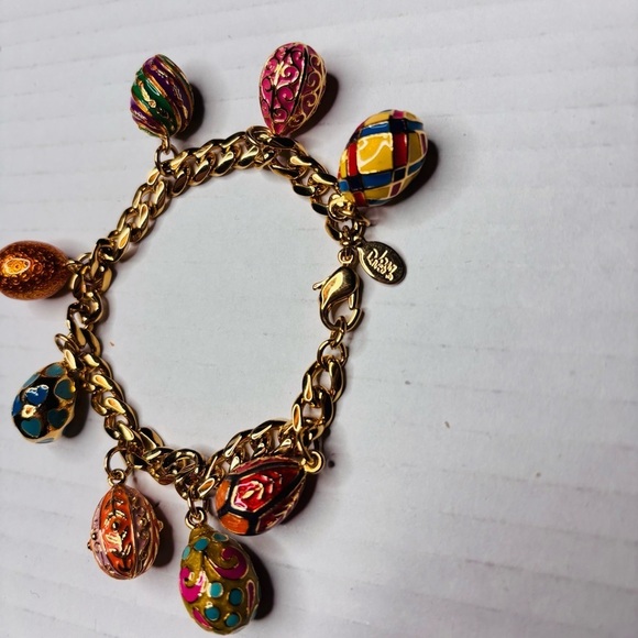 JOAN RIVERS Classics Vintage Gold-Tone Charm Bracelet - Picture 7 of 8